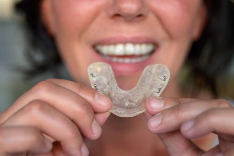 Dental splints prevent damage caused by teeth grinding and bruxism